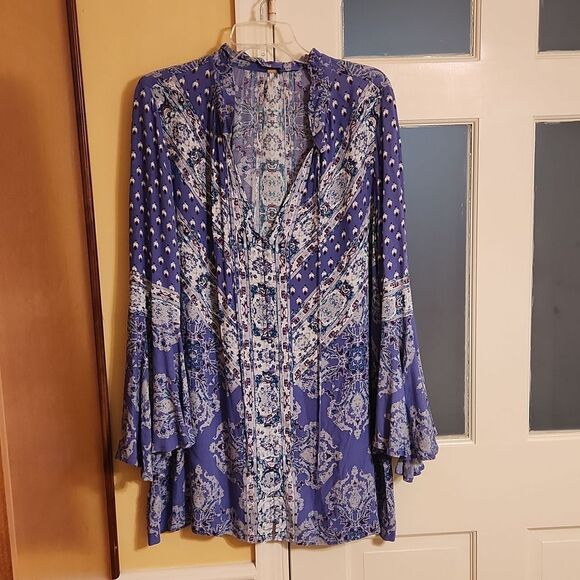 Free People Blue Boho Print Tunic Top w/ Flowy Sleeves & Buttons Size M - Picture 1 of 9